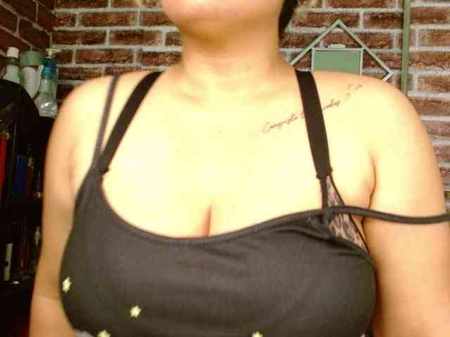 Leidy12 webcam