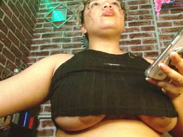 Leidy12 webcam