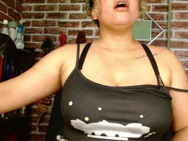 Leidy12 webcam