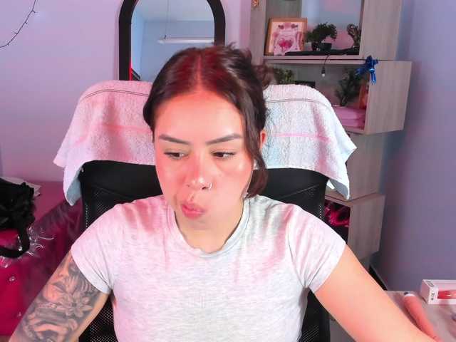 IsabellaSummer live cam on BongaCams