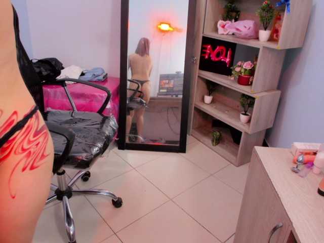 IsabellaSummer live cam on BongaCams