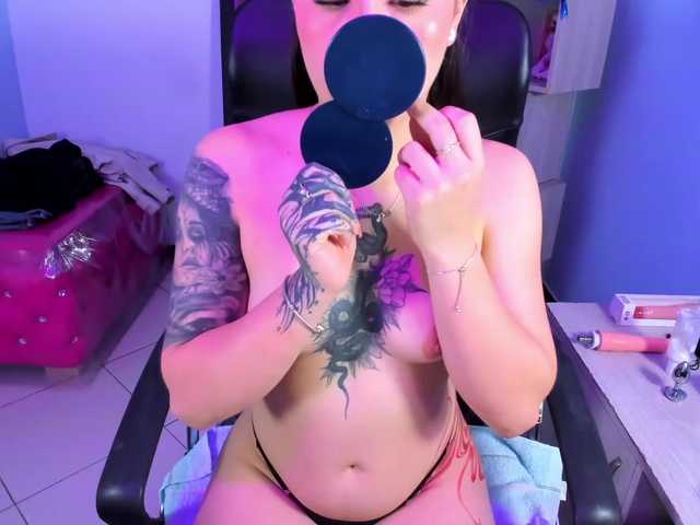 IsabellaSummer live cam on BongaCams