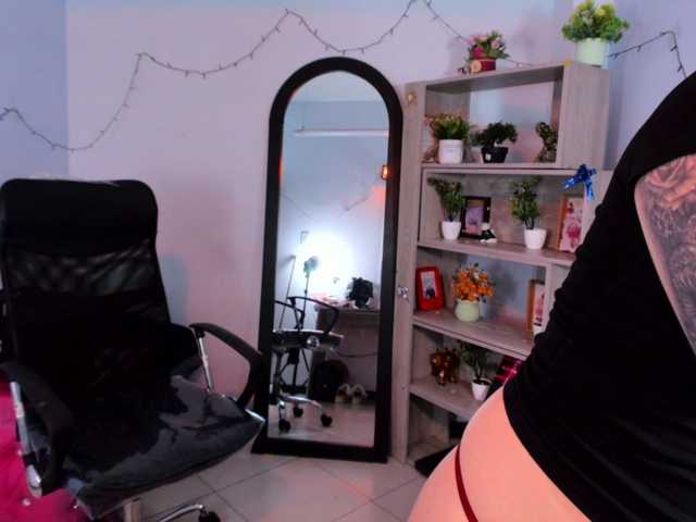 IsabellaSummer live cam on BongaCams