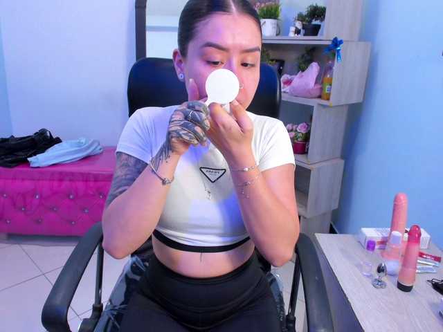 IsabellaSummer live cam on BongaCams