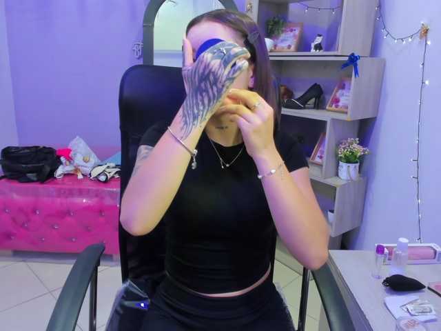 IsabellaSummer's BongaCams show and profile