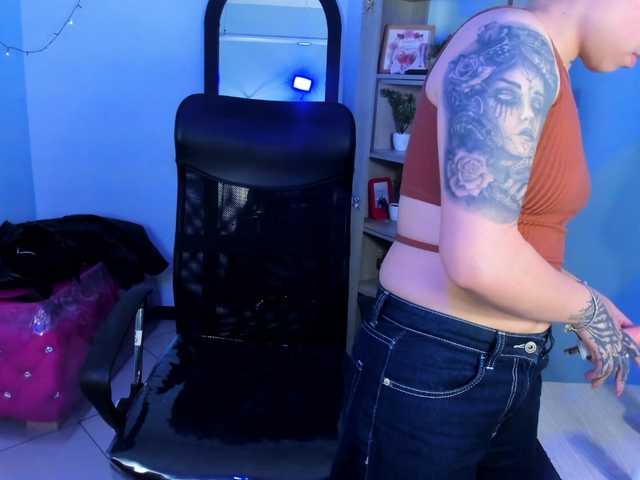 IsabellaSummer live cam preview