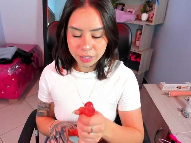 IsabellaSummer live cam on BongaCams