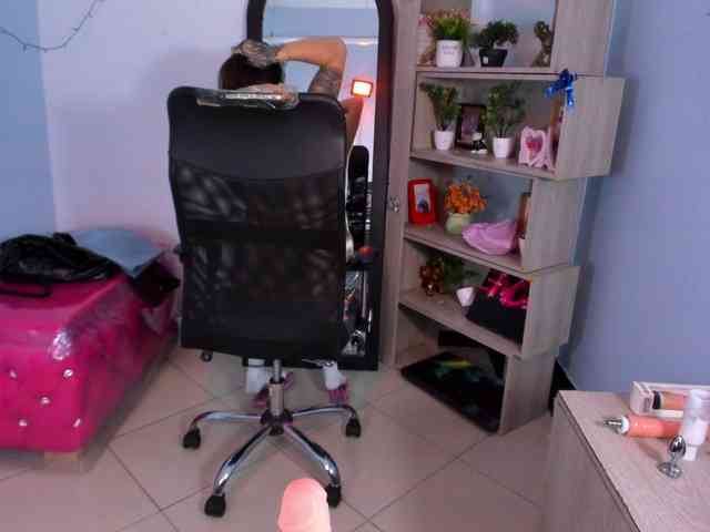 IsabellaSummer webcam