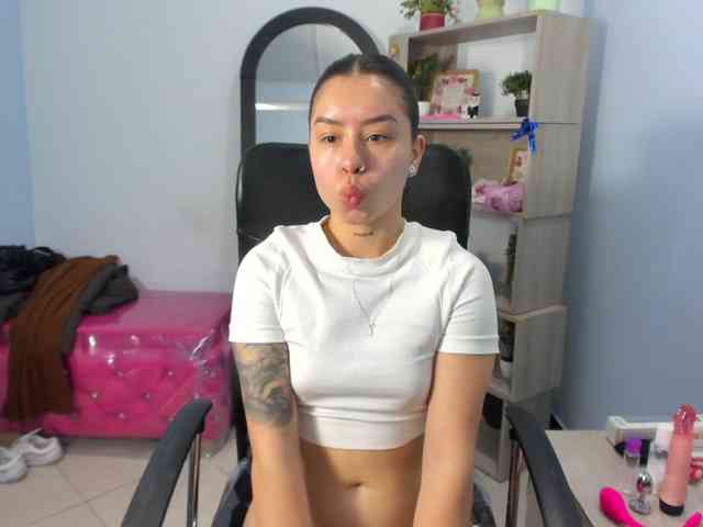 IsabellaSummer webcam