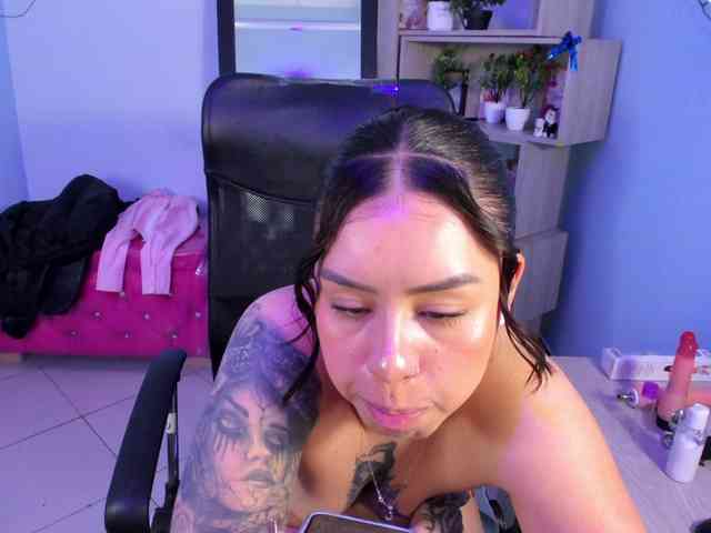 IsabellaSummer webcam