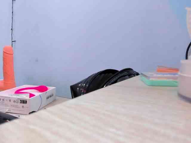 IsabellaSummer webcam