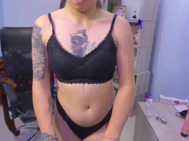 IsabellaSummer webcam