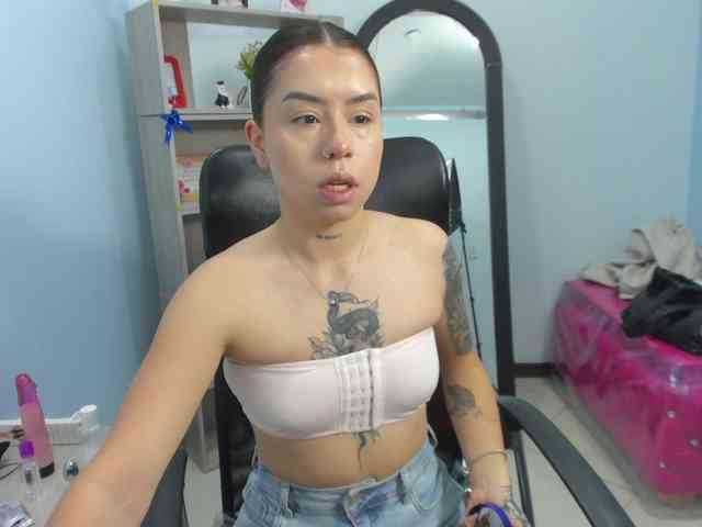 IsabellaSummer webcam