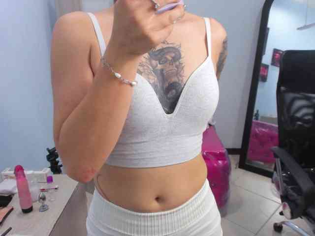 IsabellaSummer webcam
