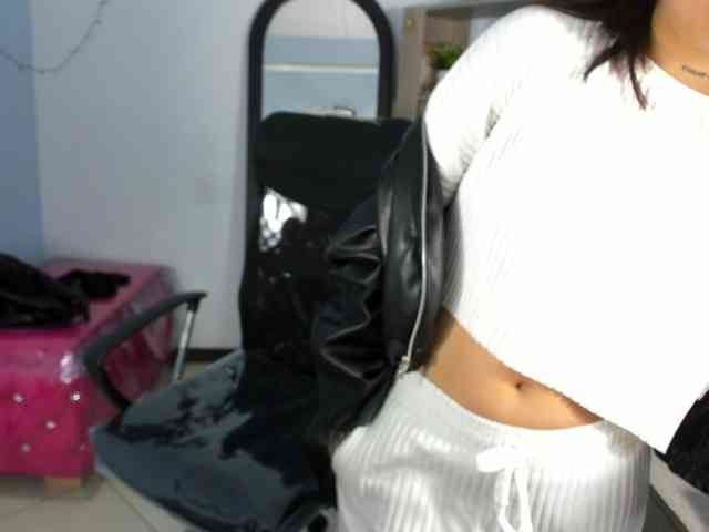 IsabellaSummer webcam