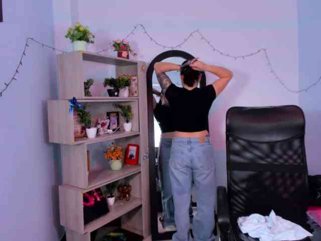IsabellaSummer webcam