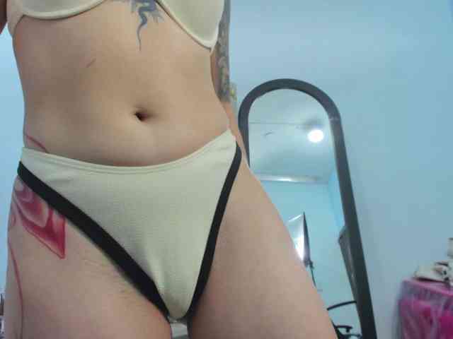 IsabellaSummer webcam