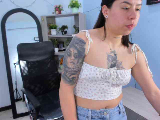 IsabellaSummer webcam