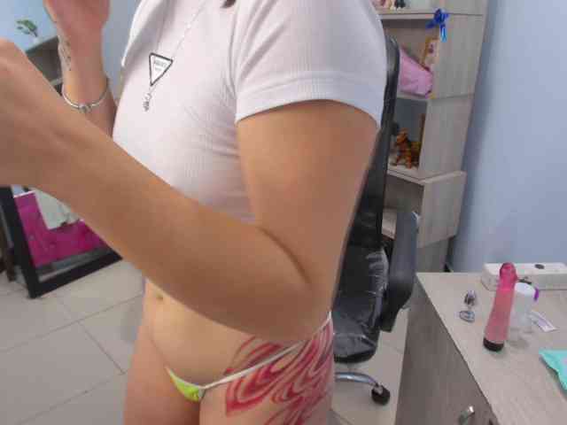 IsabellaSummer webcam