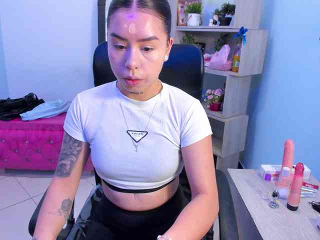 IsabellaSummer webcam