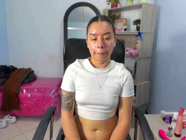 IsabellaSummer webcam