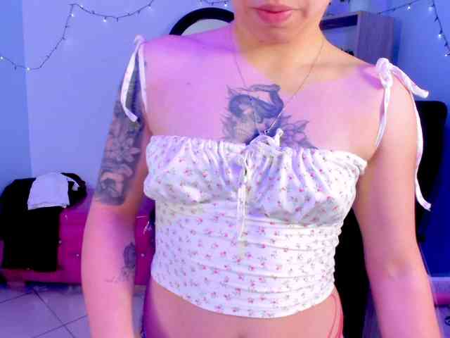 IsabellaSummer webcam