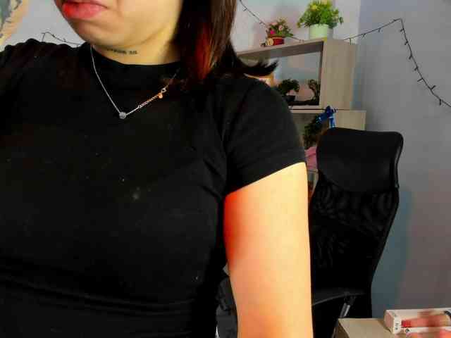 IsabellaSummer webcam
