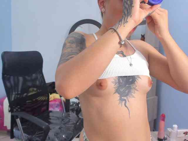 IsabellaSummer webcam
