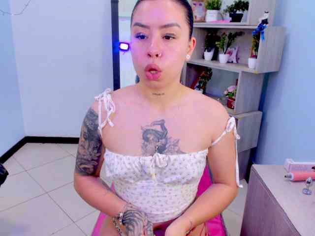 IsabellaSummer webcam
