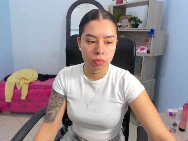IsabellaSummer webcam