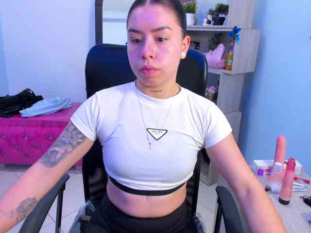 IsabellaSummer webcam