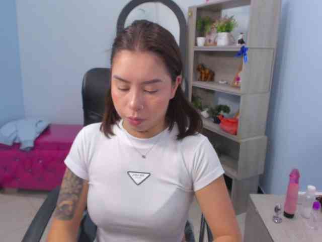 IsabellaSummer webcam