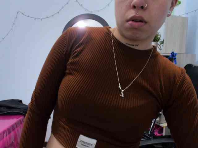 IsabellaSummer webcam