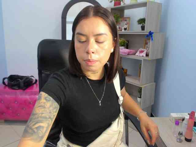 IsabellaSummer webcam