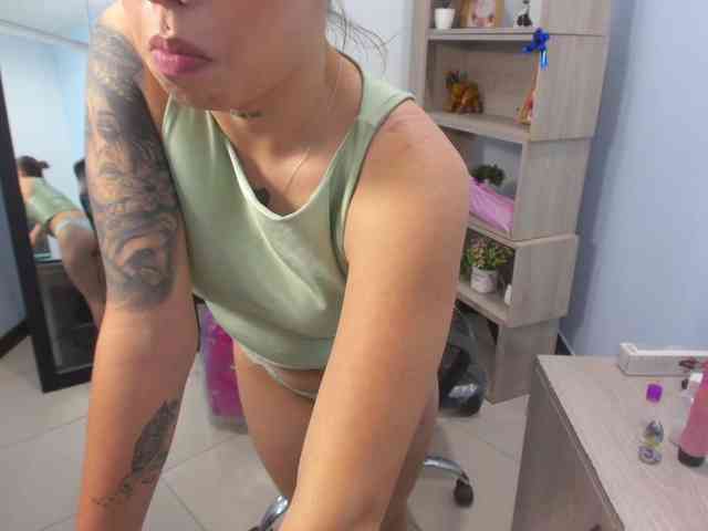 IsabellaSummer webcam