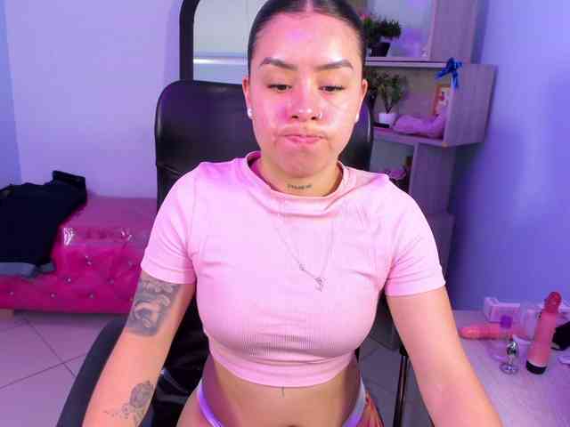 IsabellaSummer webcam