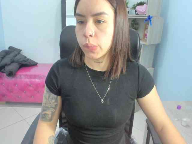 IsabellaSummer webcam