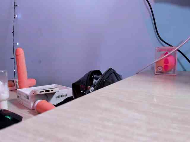 IsabellaSummer webcam