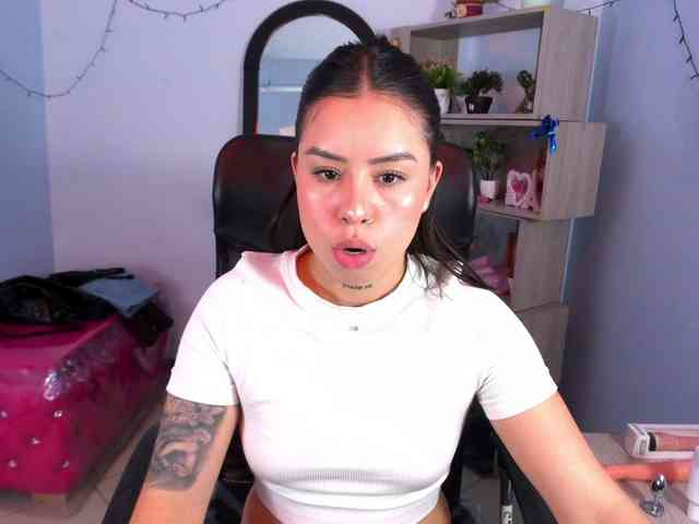 IsabellaSummer webcam