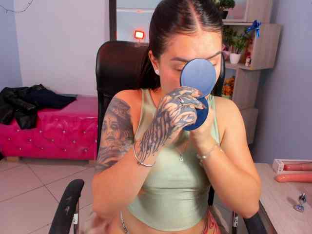 IsabellaSummer webcam