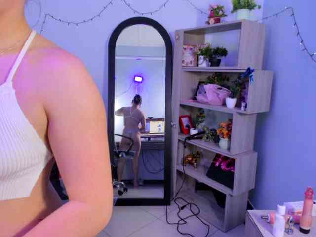 IsabellaSummer webcam