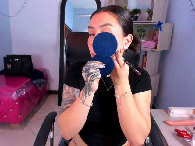 IsabellaSummer webcam