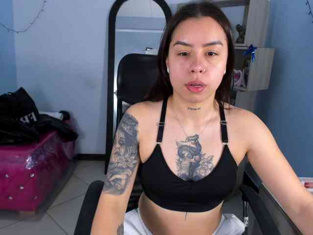 IsabellaSummer webcam