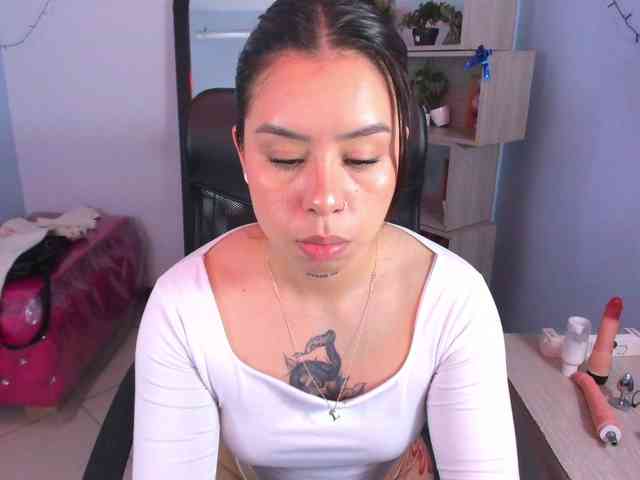 IsabellaSummer webcam