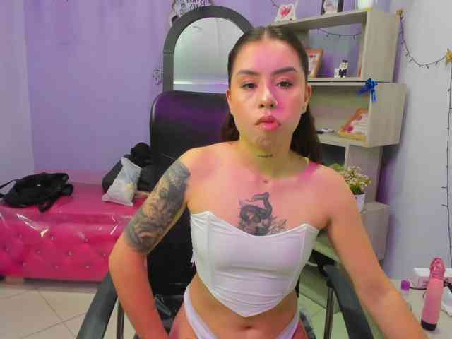 IsabellaSummer webcam