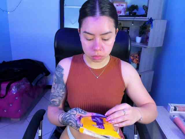 IsabellaSummer webcam