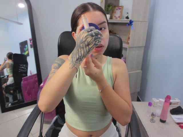 IsabellaSummer webcam