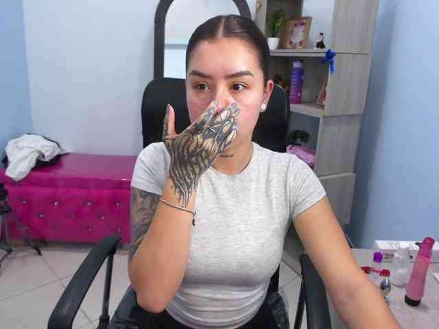 IsabellaSummer webcam