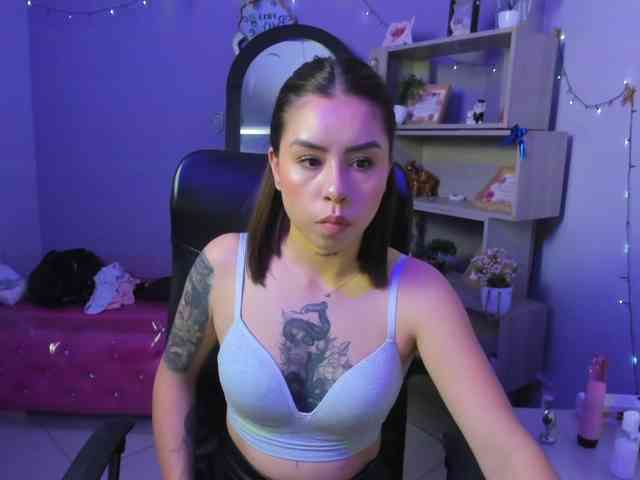 IsabellaSummer webcam