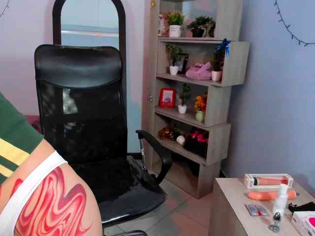 IsabellaSummer webcam
